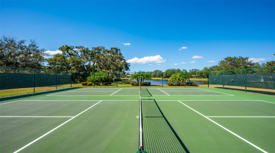 Sarasota, Florida 34243, 2 Bedroom Bedrooms, ,2 Bathroombathrooms,Residential,For Sale,65Th,0,Mfra4704116