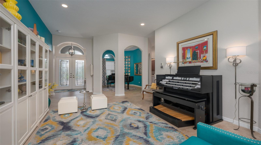 Sarasota, Florida 34243, 2 Bedroom Bedrooms, ,2 Bathroombathrooms,Residential,For Sale,65Th,0,Mfra4704116