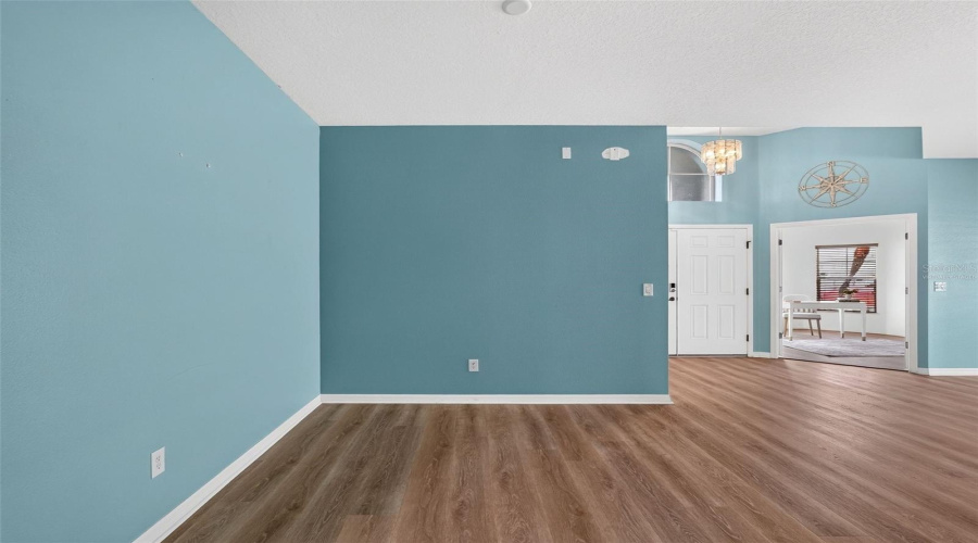 Ruskin, Florida 33570, 4 Bedroom Bedrooms, ,3 Bathroombathrooms,Residential,For Sale,19Th,0,Mfra4704140