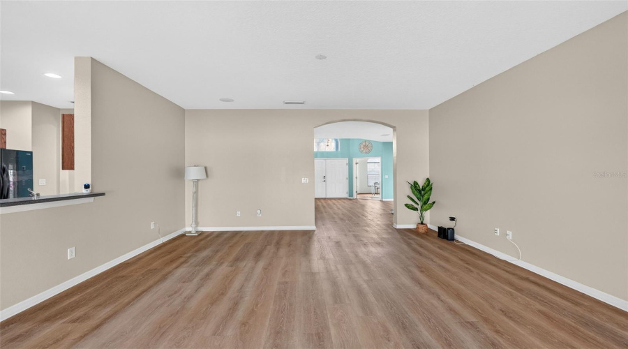 Ruskin, Florida 33570, 4 Bedroom Bedrooms, ,3 Bathroombathrooms,Residential,For Sale,19Th,0,Mfra4704140