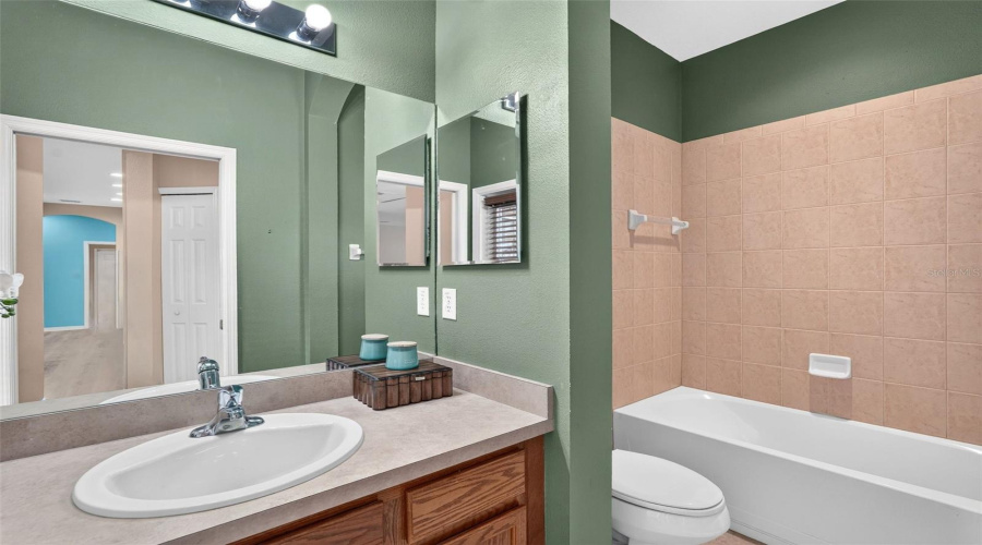 Ruskin, Florida 33570, 4 Bedroom Bedrooms, ,3 Bathroombathrooms,Residential,For Sale,19Th,0,Mfra4704140