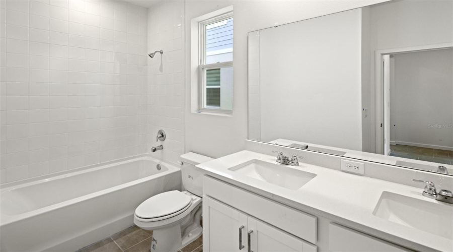 Alafia Bathroom 2