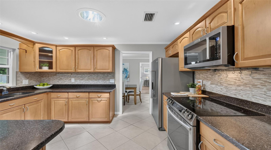 Mount Dora, Florida 32757, 4 Bedroom Bedrooms, ,2 Bathroombathrooms,Residential,For Sale,Laurel,0,Mfro6436554