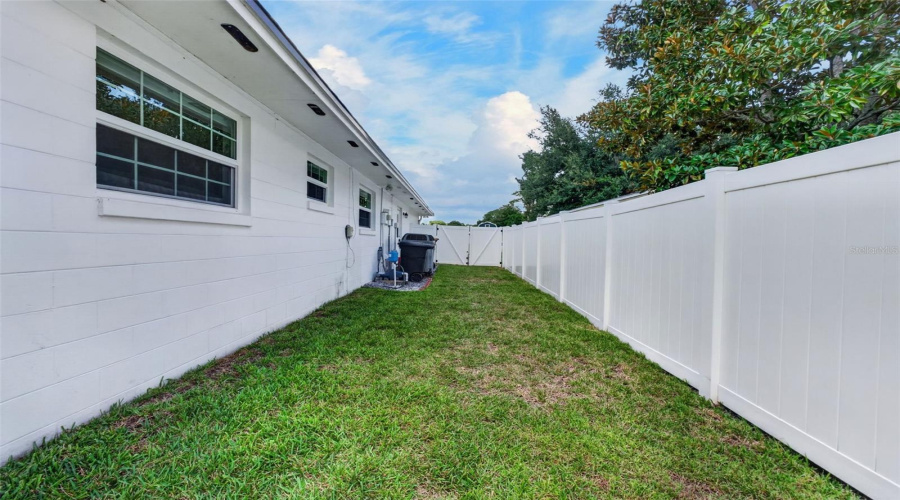 Mount Dora, Florida 32757, 4 Bedroom Bedrooms, ,2 Bathroombathrooms,Residential,For Sale,Laurel,0,Mfro6436554