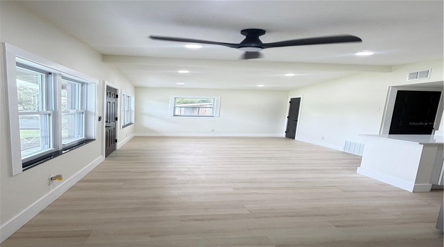 Tampa, Florida 33612, 4 Bedroom Bedrooms, ,2 Bathroombathrooms,Residential,For Sale,Willow,0,Mfrtb8542566