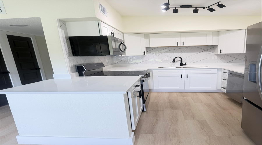 Tampa, Florida 33612, 4 Bedroom Bedrooms, ,2 Bathroombathrooms,Residential,For Sale,Willow,0,Mfrtb8542566