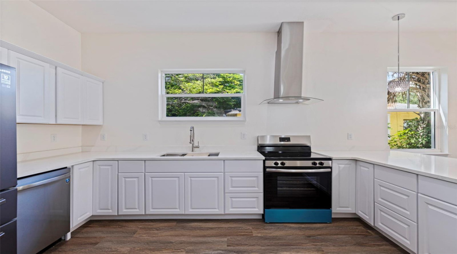 St Petersburg, Florida 33712, 4 Bedroom Bedrooms, ,2 Bathroombathrooms,Residential,For Sale,18Th,0,Mfrtb8541673