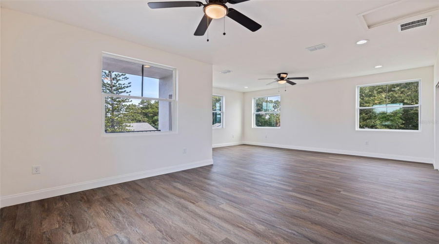St Petersburg, Florida 33712, 4 Bedroom Bedrooms, ,2 Bathroombathrooms,Residential,For Sale,18Th,0,Mfrtb8541673