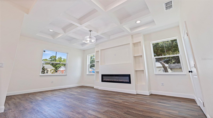 St Petersburg, Florida 33712, 4 Bedroom Bedrooms, ,2 Bathroombathrooms,Residential,For Sale,18Th,0,Mfrtb8541673
