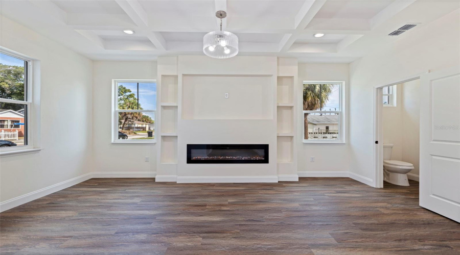 St Petersburg, Florida 33712, 4 Bedroom Bedrooms, ,2 Bathroombathrooms,Residential,For Sale,18Th,0,Mfrtb8541673