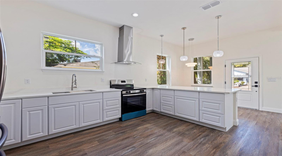 St Petersburg, Florida 33712, 4 Bedroom Bedrooms, ,2 Bathroombathrooms,Residential,For Sale,18Th,0,Mfrtb8541673
