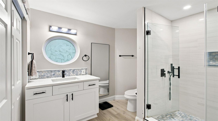 Tampa, Florida 33610, 5 Bedroom Bedrooms, ,2 Bathroombathrooms,Residential,For Sale,Hanna,0,Mfrtb8542617