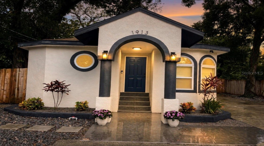 Tampa, Florida 33610, 5 Bedroom Bedrooms, ,2 Bathroombathrooms,Residential,For Sale,Hanna,0,Mfrtb8542617