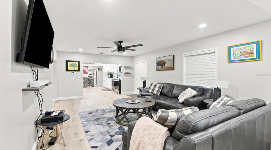 Tampa, Florida 33610, 5 Bedroom Bedrooms, ,2 Bathroombathrooms,Residential,For Sale,Hanna,0,Mfrtb8542617