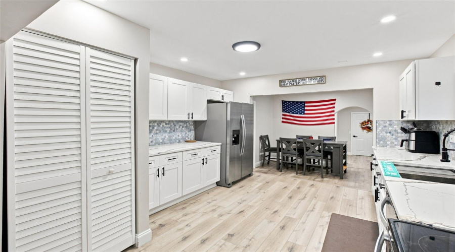 Tampa, Florida 33610, 5 Bedroom Bedrooms, ,2 Bathroombathrooms,Residential,For Sale,Hanna,0,Mfrtb8542617