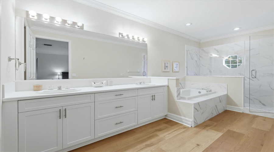 Bradenton, Florida 34210, 3 Bedroom Bedrooms, ,3 Bathroombathrooms,Residential,For Sale,54Th,0,Mfra4703862