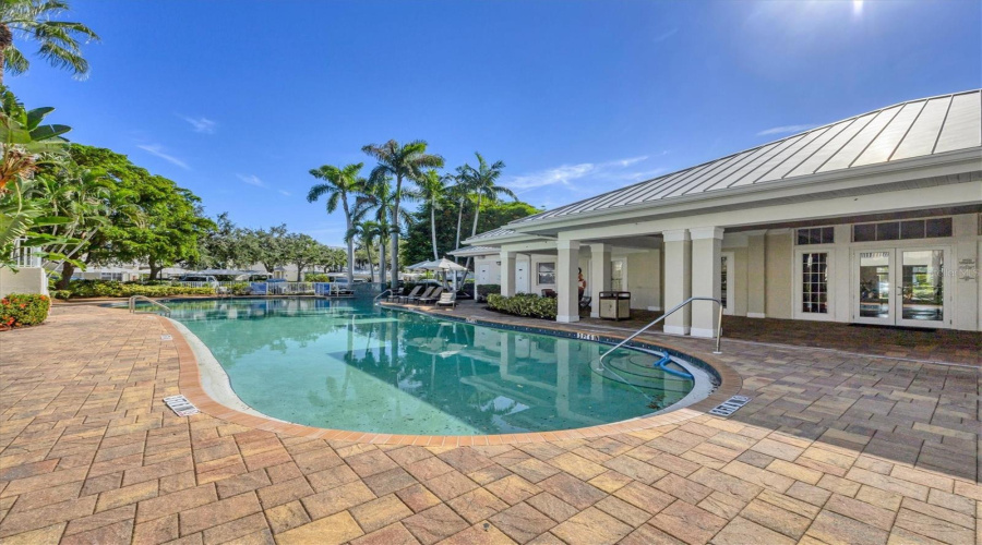 Bradenton, Florida 34210, 3 Bedroom Bedrooms, ,3 Bathroombathrooms,Residential,For Sale,54Th,0,Mfra4703862