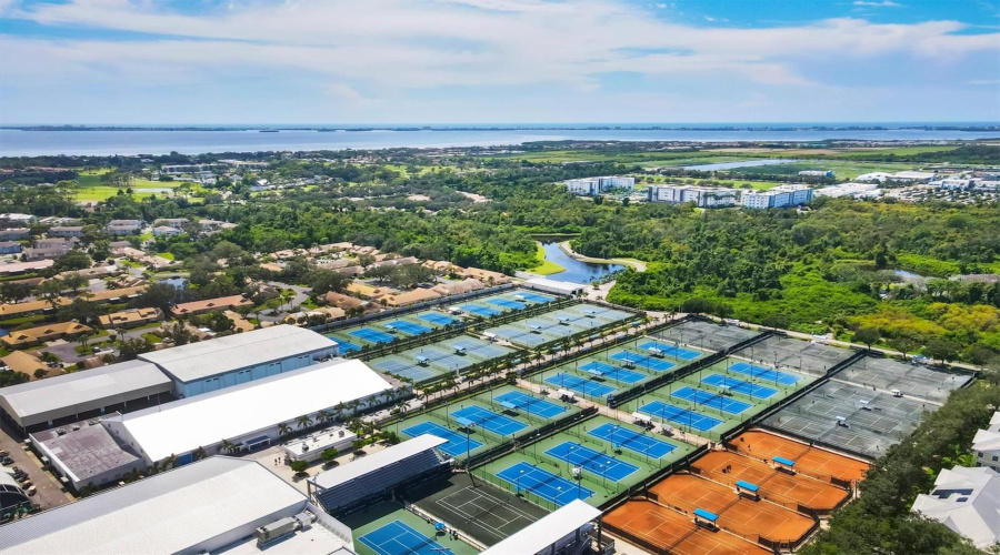 Bradenton, Florida 34210, 3 Bedroom Bedrooms, ,3 Bathroombathrooms,Residential,For Sale,54Th,0,Mfra4703862