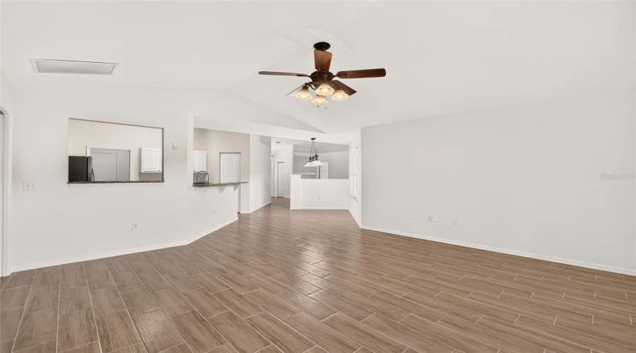 Gainesville, Florida 32608, 4 Bedroom Bedrooms, ,2 Bathroombathrooms,Residential,For Sale,52Nd,0,Mfrgc542915