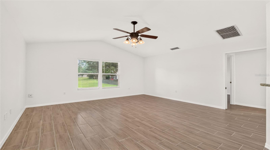 Gainesville, Florida 32608, 4 Bedroom Bedrooms, ,2 Bathroombathrooms,Residential,For Sale,52Nd,0,Mfrgc542915