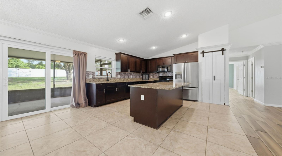 Groveland, Florida 34736, 3 Bedroom Bedrooms, ,2 Bathroombathrooms,Residential,For Sale,Country Lakes,0,Mfrg5116996