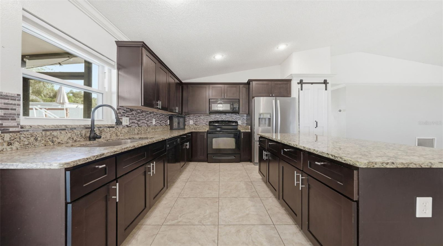 Groveland, Florida 34736, 3 Bedroom Bedrooms, ,2 Bathroombathrooms,Residential,For Sale,Country Lakes,0,Mfrg5116996
