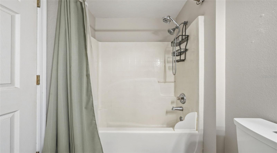 Groveland, Florida 34736, 3 Bedroom Bedrooms, ,2 Bathroombathrooms,Residential,For Sale,Country Lakes,0,Mfrg5116996