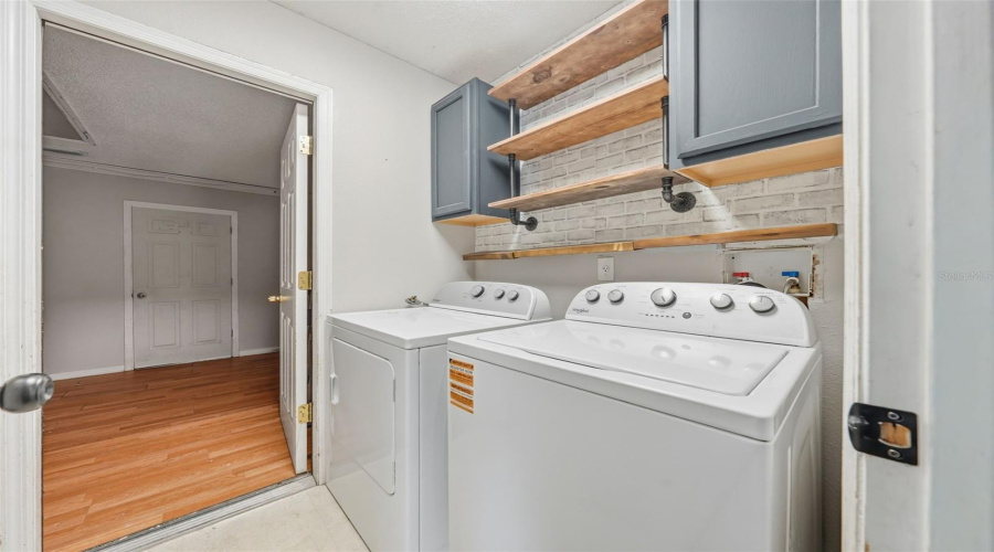 Groveland, Florida 34736, 3 Bedroom Bedrooms, ,2 Bathroombathrooms,Residential,For Sale,Country Lakes,0,Mfrg5116996