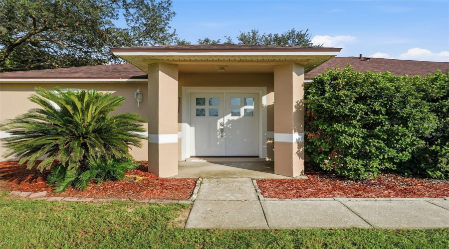 Groveland, Florida 34736, 3 Bedroom Bedrooms, ,2 Bathroombathrooms,Residential,For Sale,Country Lakes,0,Mfrg5116996
