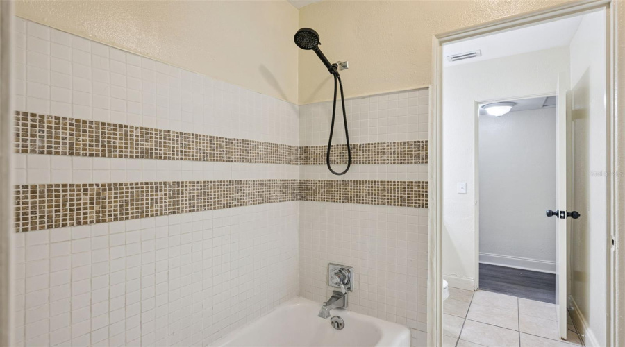 Orlando, Florida 32803, 4 Bedroom Bedrooms, ,2 Bathroombathrooms,Residential,For Sale,Hillside,0,Mfro6436629