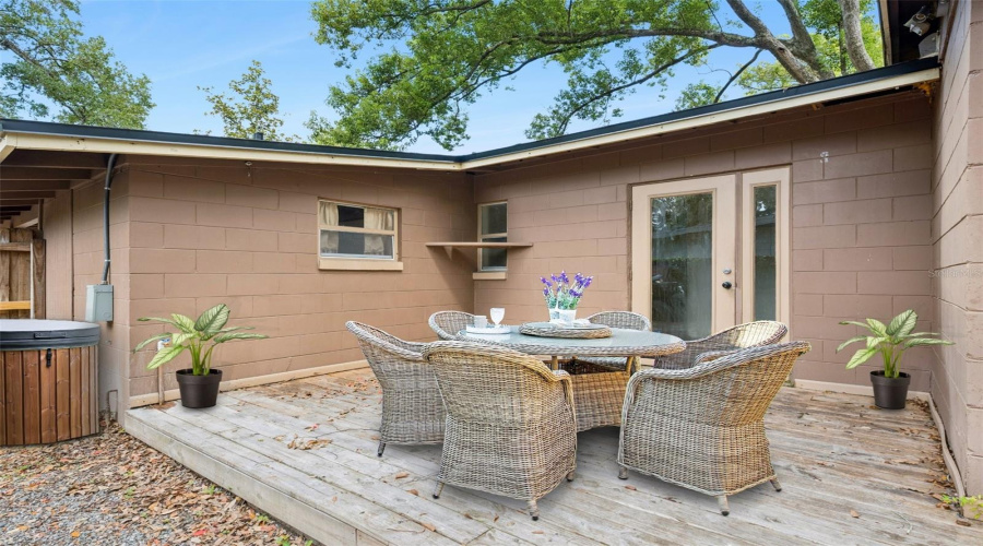 Orlando, Florida 32803, 4 Bedroom Bedrooms, ,2 Bathroombathrooms,Residential,For Sale,Hillside,0,Mfro6436629