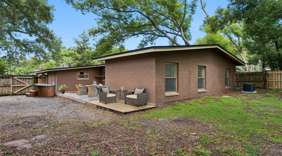Orlando, Florida 32803, 4 Bedroom Bedrooms, ,2 Bathroombathrooms,Residential,For Sale,Hillside,0,Mfro6436629