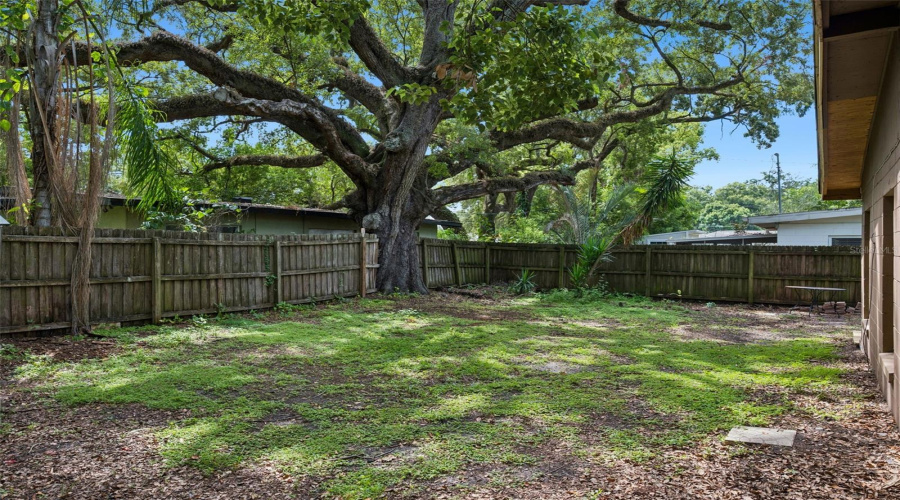Orlando, Florida 32803, 4 Bedroom Bedrooms, ,2 Bathroombathrooms,Residential,For Sale,Hillside,0,Mfro6436629