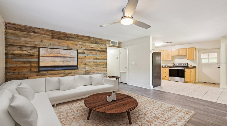 Orlando, Florida 32803, 4 Bedroom Bedrooms, ,2 Bathroombathrooms,Residential,For Sale,Hillside,0,Mfro6436629