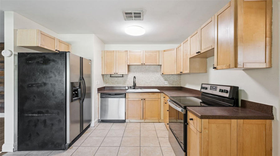 Orlando, Florida 32803, 4 Bedroom Bedrooms, ,2 Bathroombathrooms,Residential,For Sale,Hillside,0,Mfro6436629