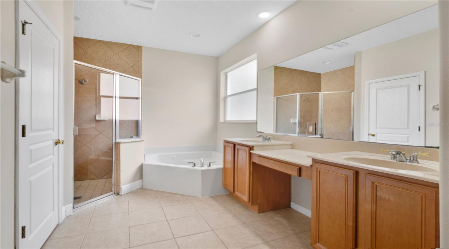 Ocoee, Florida 34761, 3 Bedroom Bedrooms, ,2 Bathroombathrooms,Residential,For Sale,Beacon Pointe,0,Mfro6436632