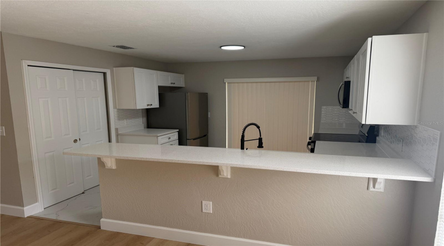 Orlando, Florida 32811, 4 Bedroom Bedrooms, ,2 Bathroombathrooms,Residential,For Sale,Cypress,0,Mfro6436811