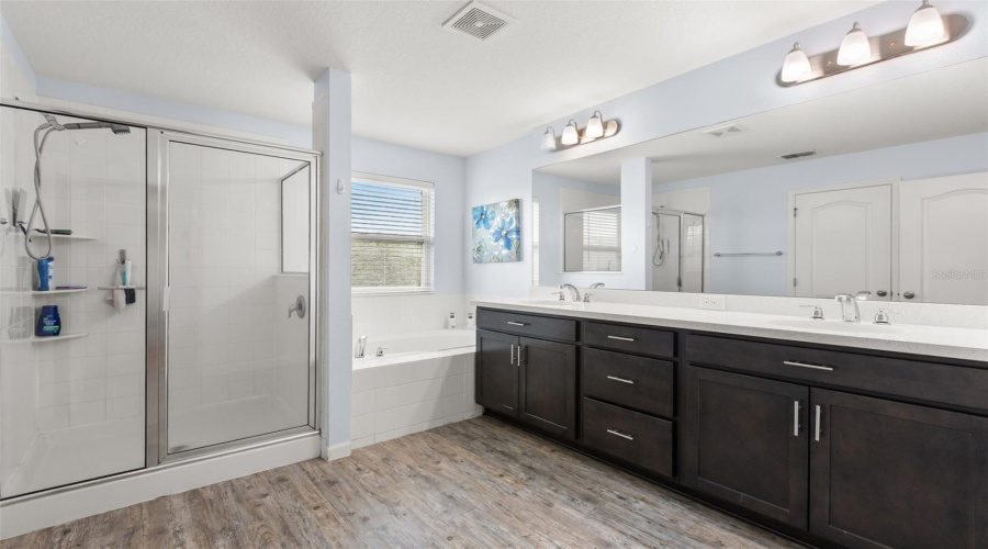 Apopka, Florida 32703, 3 Bedroom Bedrooms, ,2 Bathroombathrooms,Residential,For Sale,Liner,0,Mfro6436843