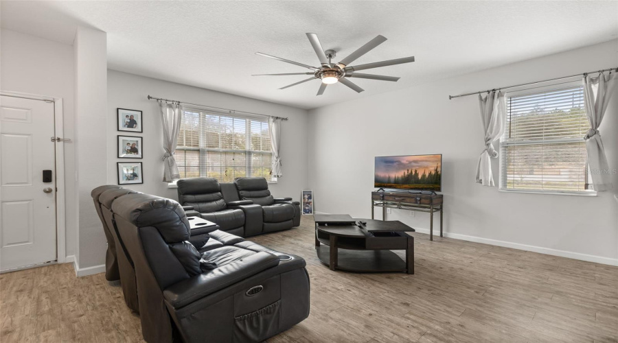 Apopka, Florida 32703, 3 Bedroom Bedrooms, ,2 Bathroombathrooms,Residential,For Sale,Liner,0,Mfro6436843
