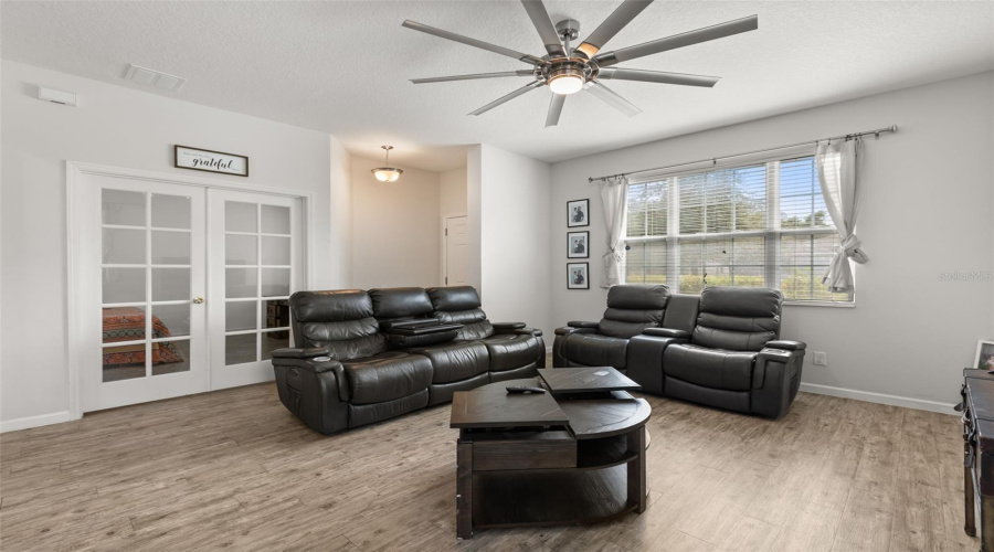 Apopka, Florida 32703, 3 Bedroom Bedrooms, ,2 Bathroombathrooms,Residential,For Sale,Liner,0,Mfro6436843