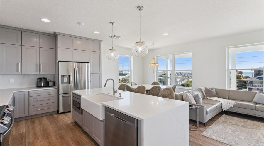 New Smyrna Beach, Florida 32169, 3 Bedroom Bedrooms, ,3 Bathroombathrooms,Residential,For Sale,Turtlemound,0,Mfro6434208