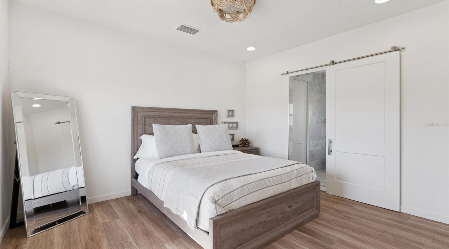 Ensuite Bedroom #1 2Nd Floor
