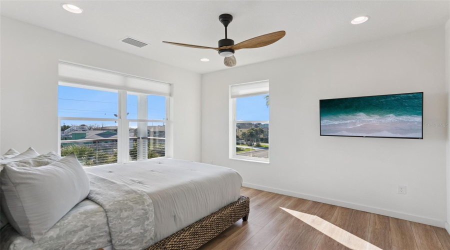 New Smyrna Beach, Florida 32169, 3 Bedroom Bedrooms, ,3 Bathroombathrooms,Residential,For Sale,Turtlemound,0,Mfro6434208