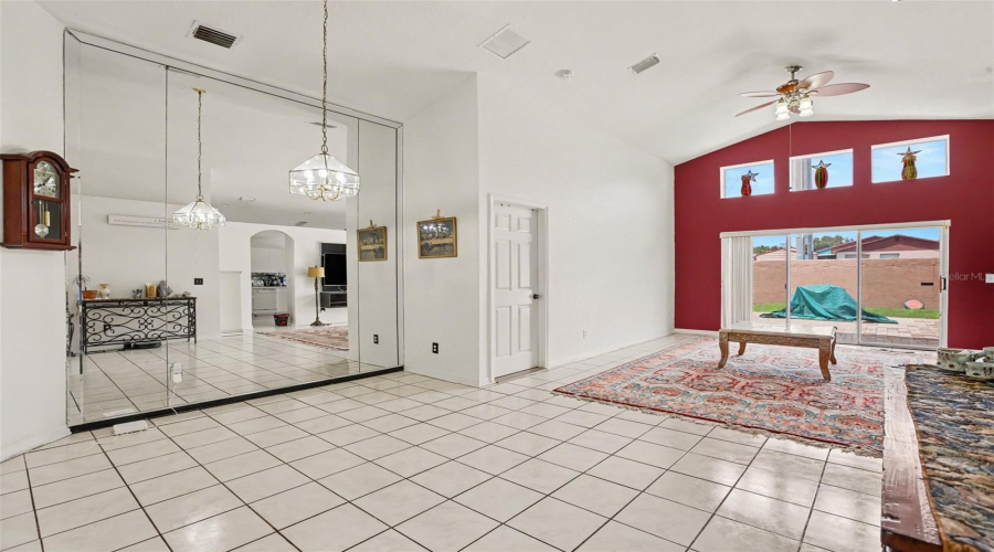 Brandon, Florida 33510, 3 Bedroom Bedrooms, ,2 Bathroombathrooms,Residential,For Sale,Vinetree,0,Mfrtb8541331