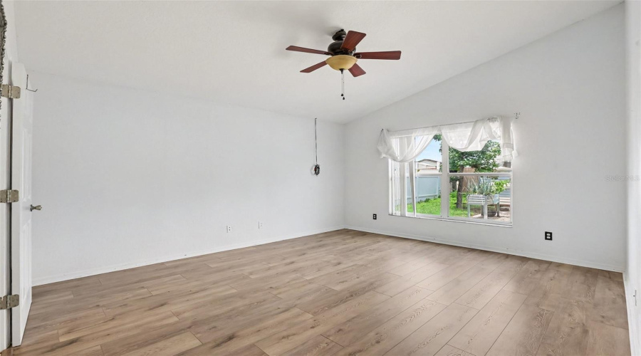 Brandon, Florida 33510, 3 Bedroom Bedrooms, ,2 Bathroombathrooms,Residential,For Sale,Vinetree,0,Mfrtb8541331