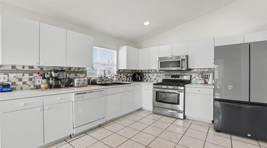Brandon, Florida 33510, 3 Bedroom Bedrooms, ,2 Bathroombathrooms,Residential,For Sale,Vinetree,0,Mfrtb8541331
