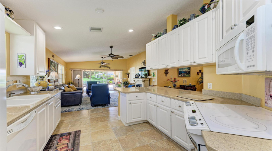 Venice, Florida 34293, 2 Bedroom Bedrooms, ,2 Bathroombathrooms,Residential,For Sale,Erice,0,Mfrn6145455