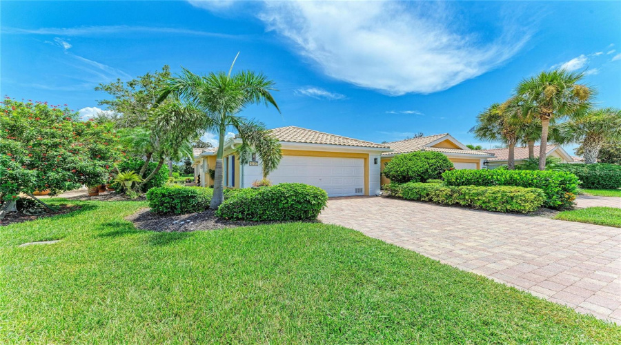 Venice, Florida 34293, 2 Bedroom Bedrooms, ,2 Bathroombathrooms,Residential,For Sale,Erice,0,Mfrn6145455