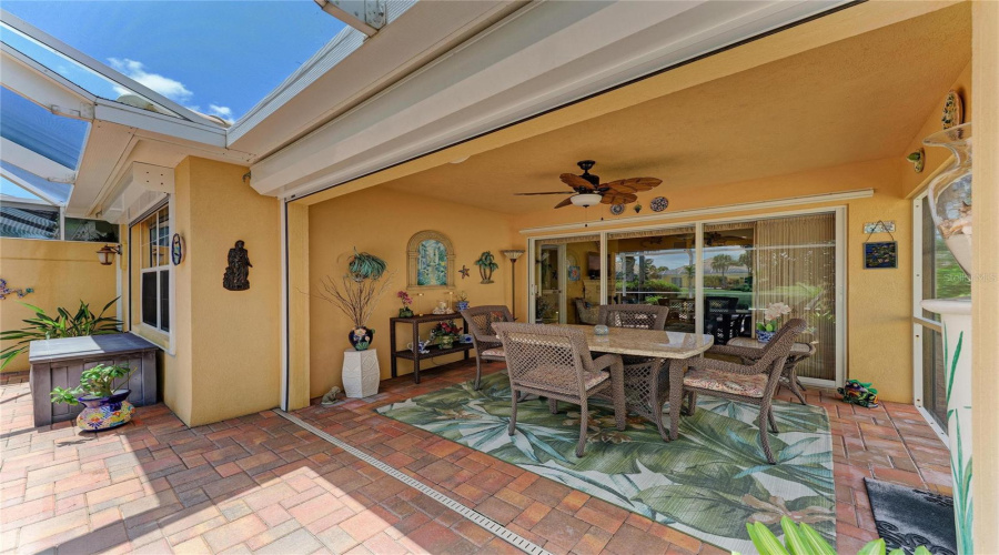 Venice, Florida 34293, 2 Bedroom Bedrooms, ,2 Bathroombathrooms,Residential,For Sale,Erice,0,Mfrn6145455