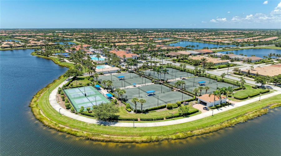 Venice, Florida 34293, 2 Bedroom Bedrooms, ,2 Bathroombathrooms,Residential,For Sale,Erice,0,Mfrn6145455